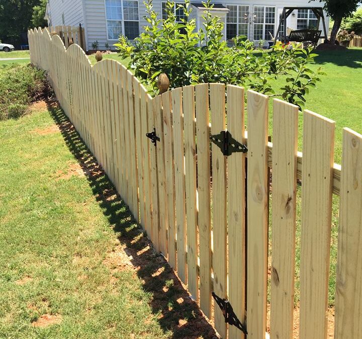 What are the Advantages of Owning a Picket Fence?